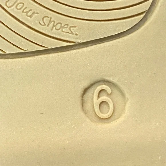 Livie & Luca Sundae Navy Patent 6 - Picture 9 of 9